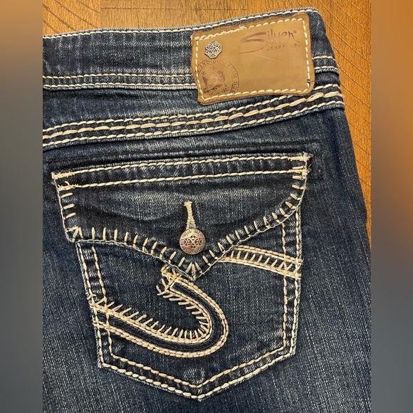 Silvers Berkley Flap Jeans EUC Button Pockets Dark Denim - Picture 3 of 12